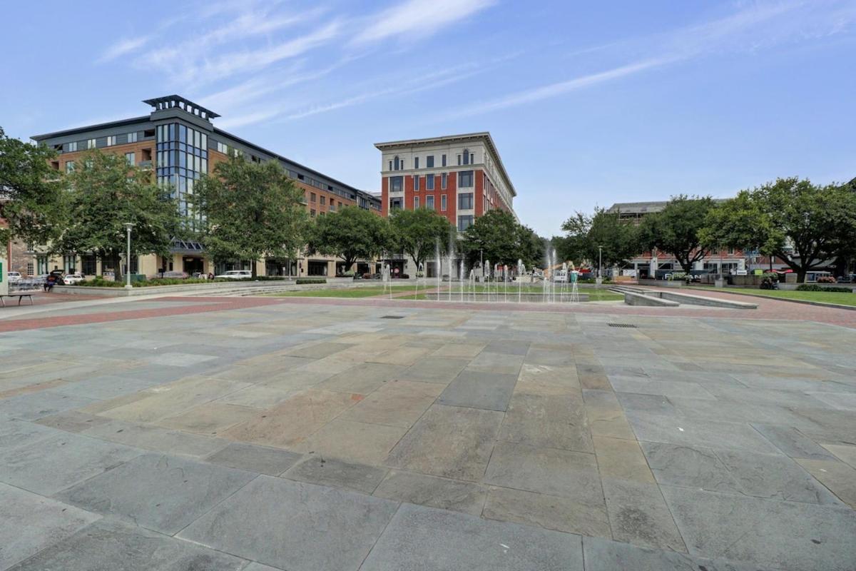 Downtown Loft- Steps Away From Plant Riverside! Appartement Savannah Buitenkant foto